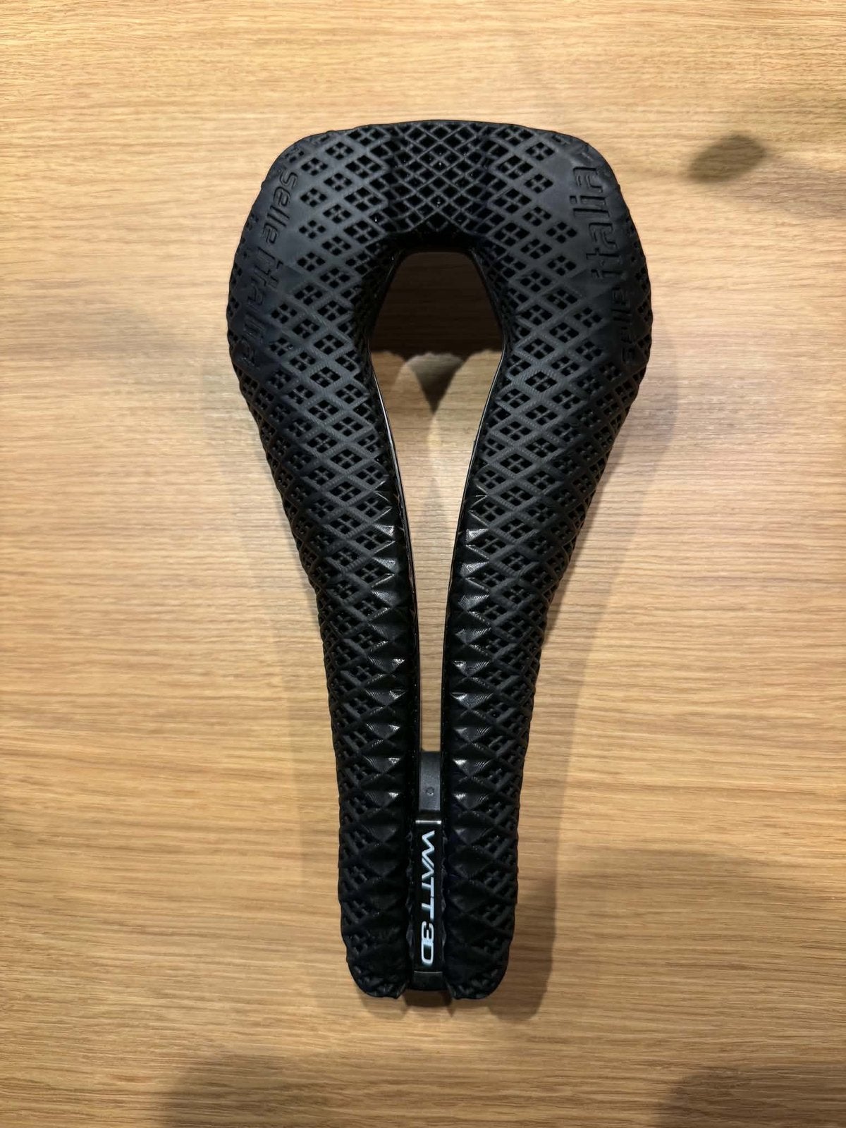 Fietszadel (TT fiets) Selle Italia 3D carbon, Neuf, Enlèvement ou Envoi, Selle, Tijdrit-/triatlonfiets
