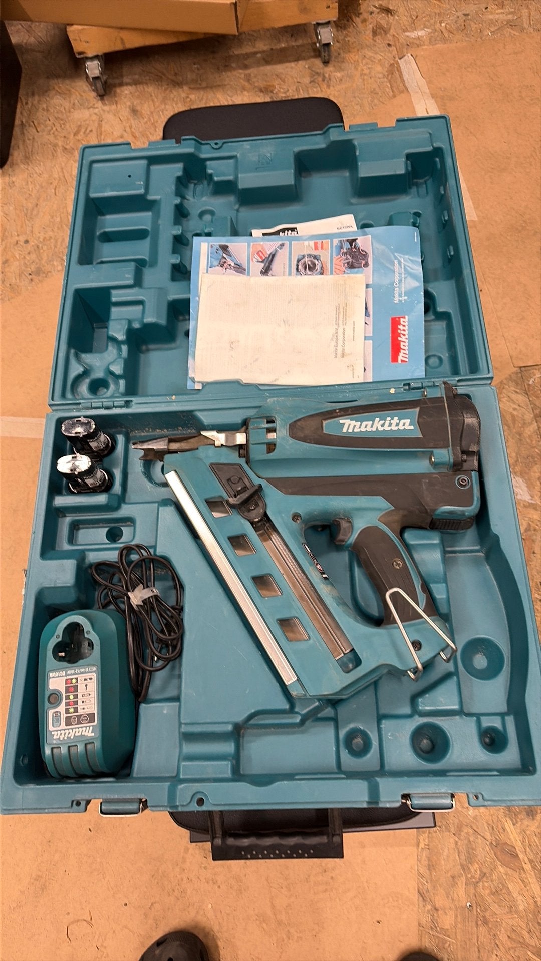 Makita cloueur gn900se, Enlèvement, Comme neuf, Cloueuse/agrafeuse, Makita