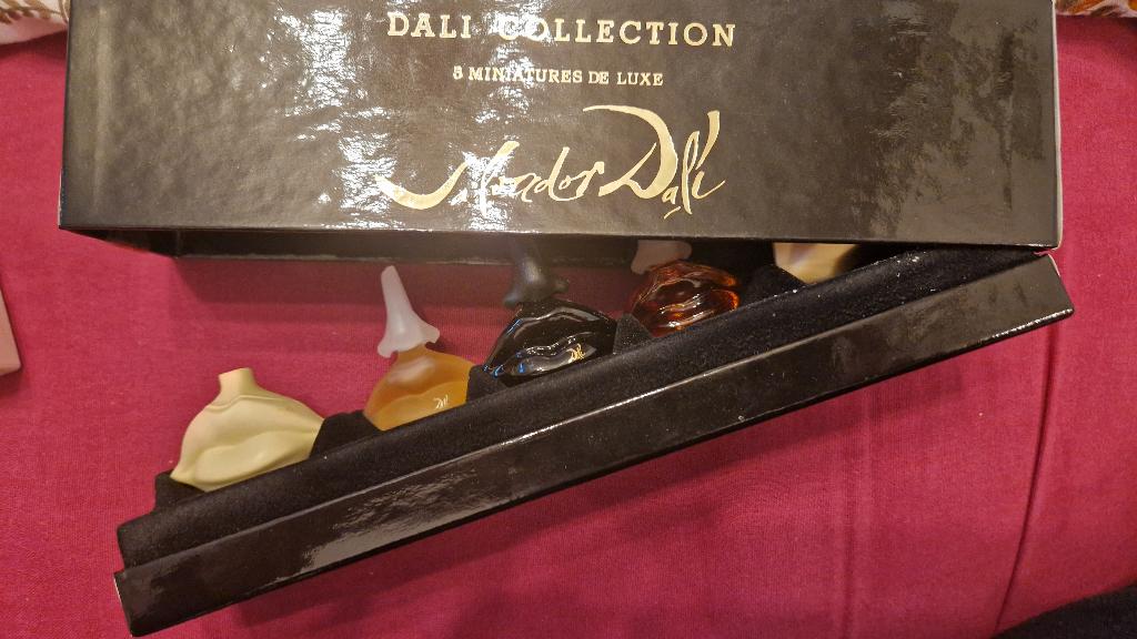 vintage setje Salvador Dali, Verzamelen, Ophalen of Verzenden, Nieuw, Gevuld