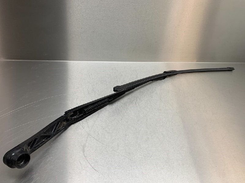 BRAS D'ESSUIE-GLACE AVANT Subaru XV (GT / GX) (01-2017/-), Utilisé, Subaru