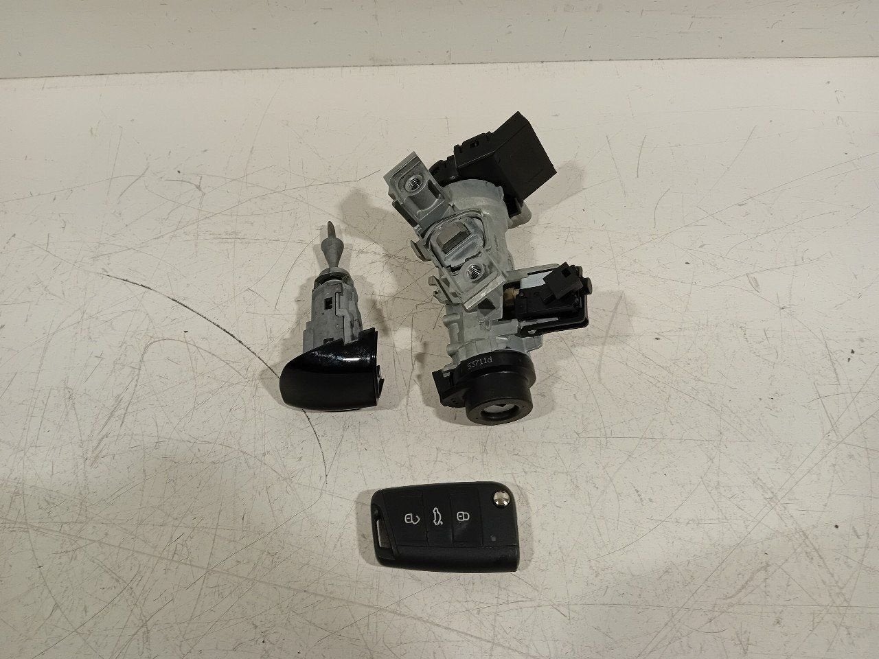 Contactslot + sleutel Volkswagen Taigo, Auto-onderdelen, Onderdelen@venauto.nl, Van der Ven Autorecycling B.V., Gebruikt, Ettenseweg 76, 4706 PB Roosendaal, The Netherlands