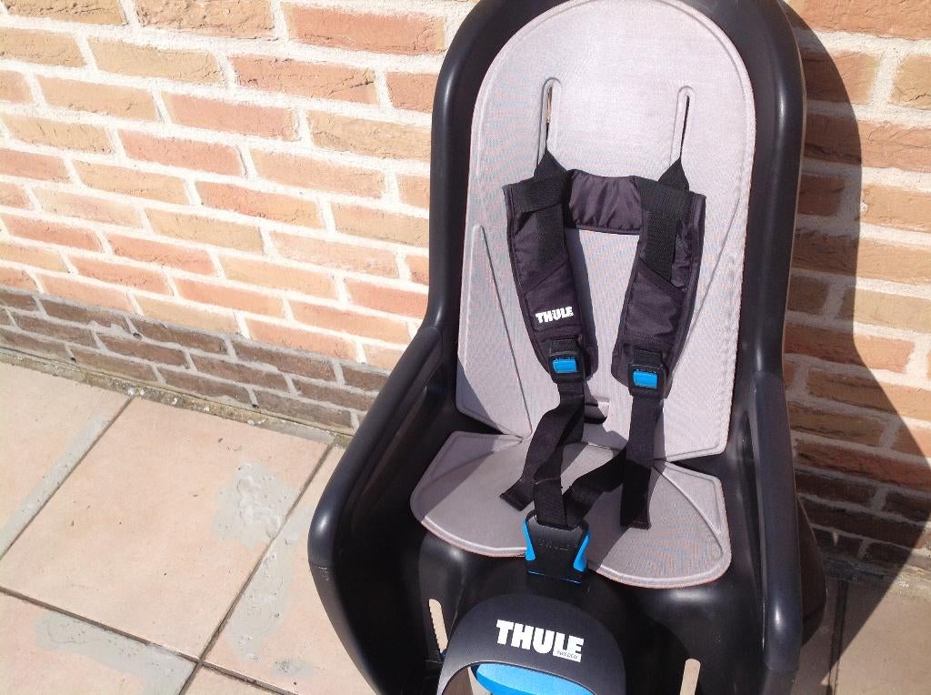 fietsstoeltje Thule met Adapter en 2 sleuteltjes, Fietsen en Brommers, Ophalen of Verzenden, Zo goed als nieuw