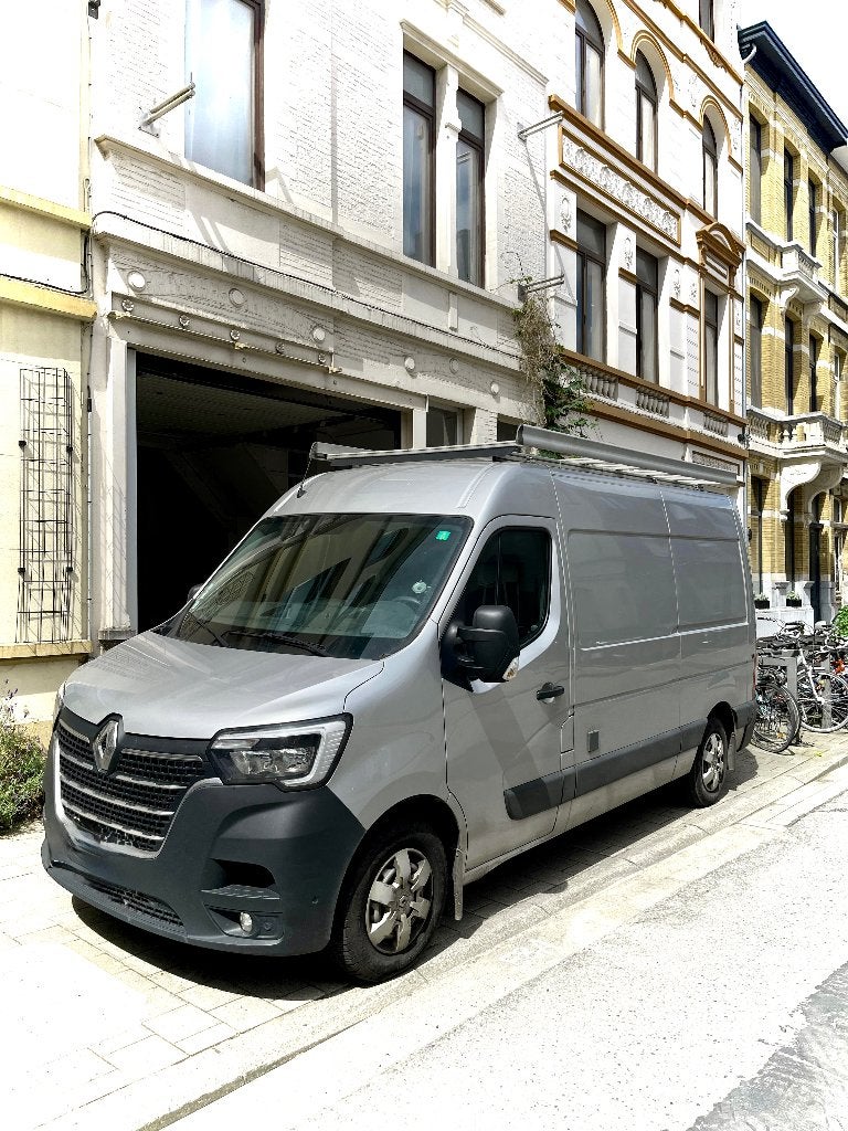Renault Master L2H2 ingericht met bed, Auto's, Voorwielaandrijving, Stof, Renault, Particulier