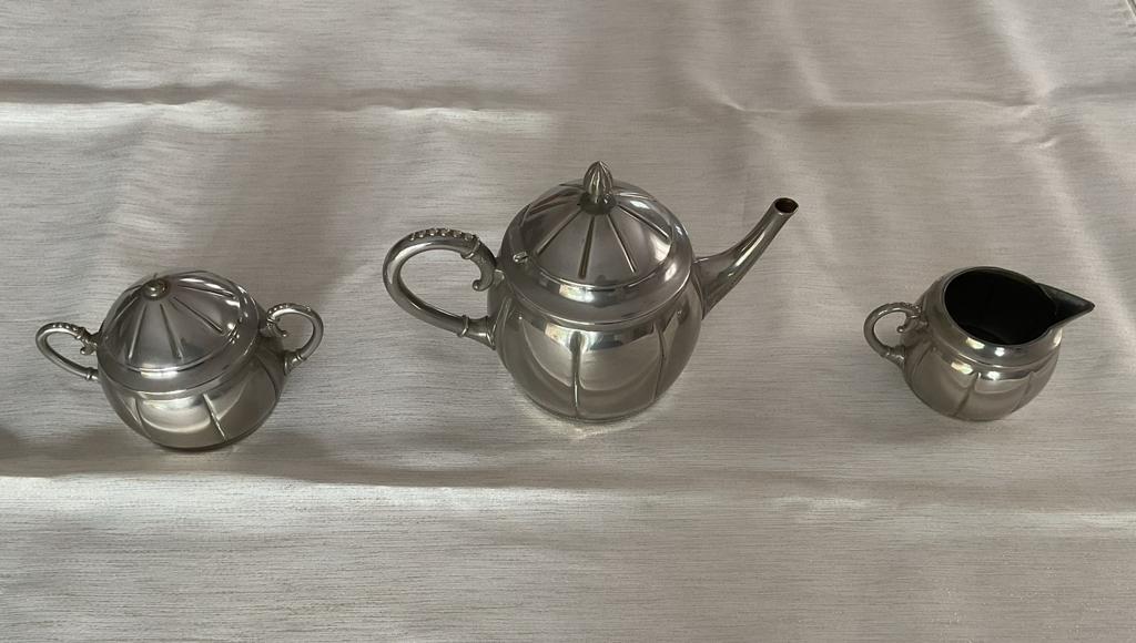 Verzilverde theepot, melkkannetje en suikerpot, Ophalen of Verzenden