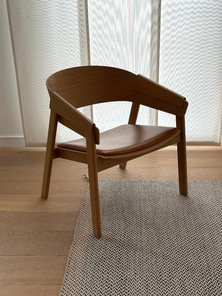 Muuto Cover Lounge Chair — Chêne naturel & cuir cognac, 75 à 100 cm, Comme neuf, Moderne, scandinave, minimaliste, Enlèvement