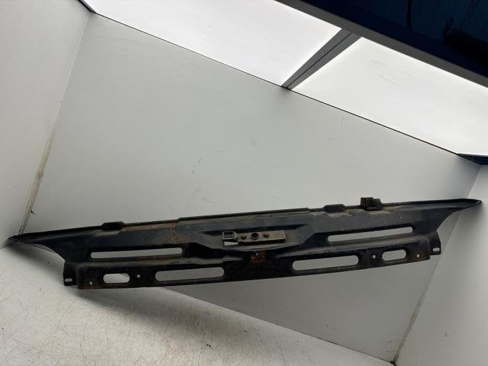 Plaque de serrure avant d'un Mercedes Sprinter (9147), 3 mois de garantie, Utilisé, -, -