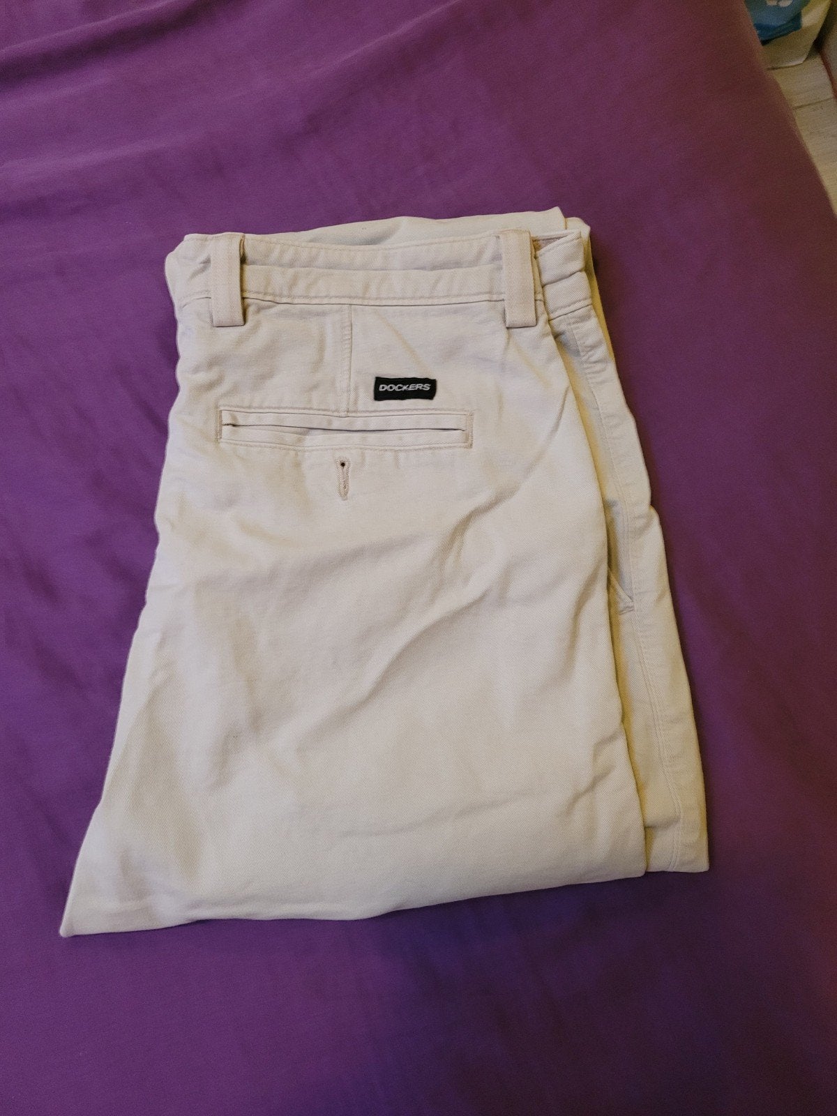 Dockers Slim Fit Chino – Maat 33/34 – Beige / Zandkleur (Net, Beige, Ophalen of Verzenden, Zo goed als nieuw, Docker's