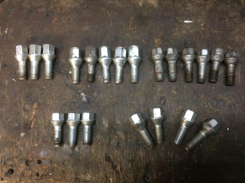 Boulons de roue universels M12 x 1,5 mm, filetage 28 & 32mm, Enlèvement, Utilisé, BMW