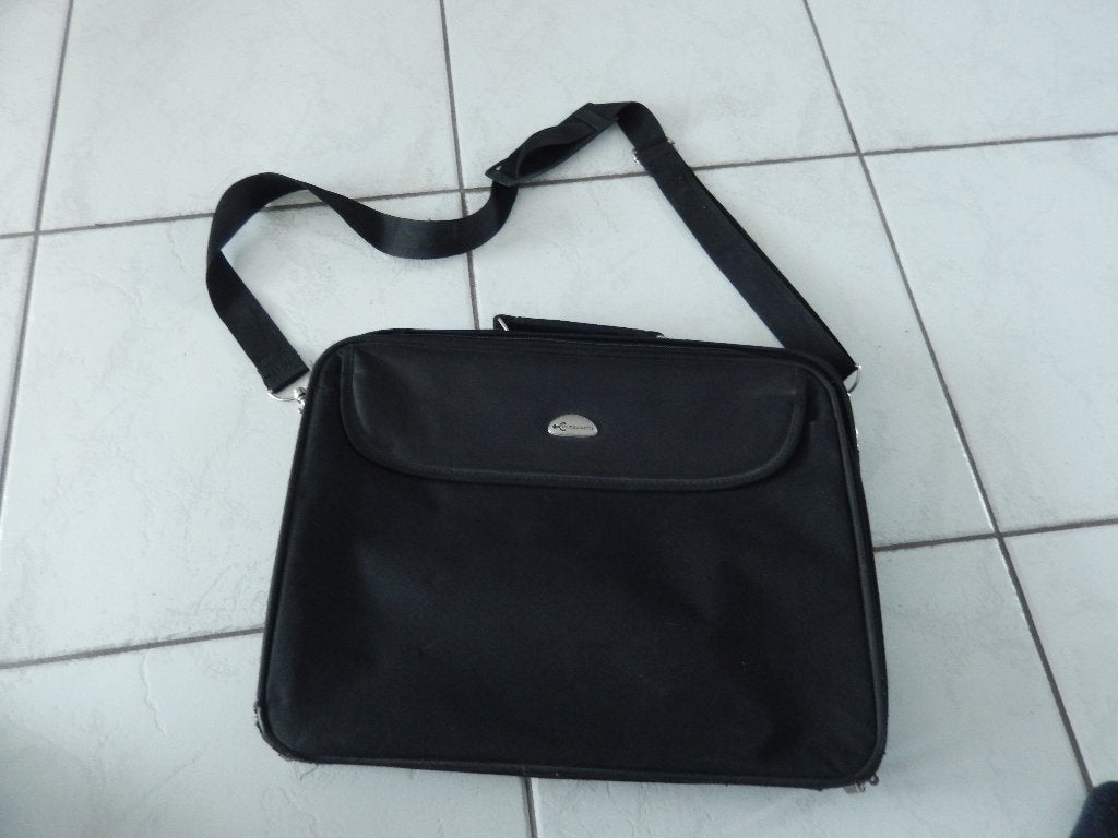 2 laptoptassen (zgan), Enlèvement ou Envoi, Comme neuf