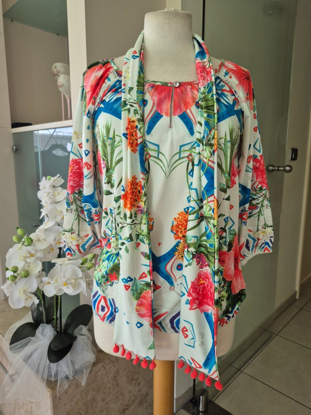K DESIGN  bloes met bijpassend sjaaltje, Kleding | Dames, Blouses en Tunieken, Ophalen of Verzenden