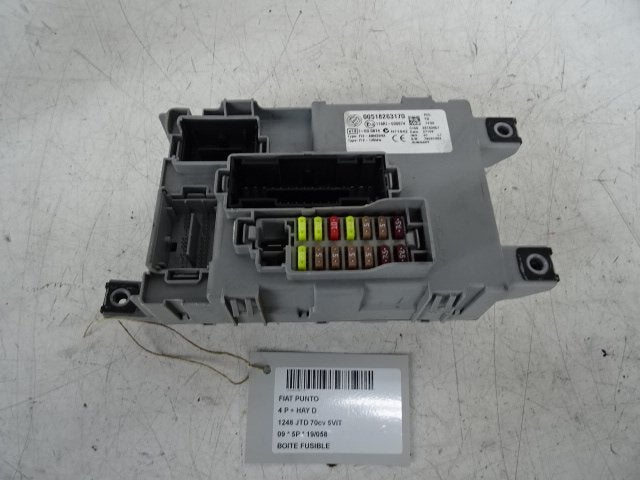 BOITIER FUSIBLES Fiat Grande Punto (199) (00518263170), Autos : Pièces & Accessoires, Utilisé, Fiat