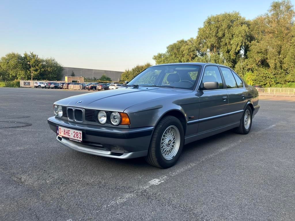 BMW E34 38900KM ALLES ORIGINEEL, Auto's, BMW, Zwart, Berline, 5 deurs, Particulier