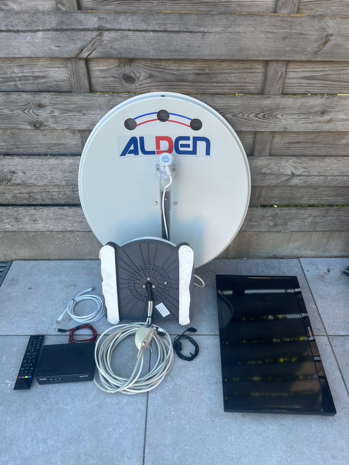 Satellietschotel te koop, TV, Hi-fi & Vidéo, Enlèvement, Utilisé, Antenne (parabolique), Autres marques