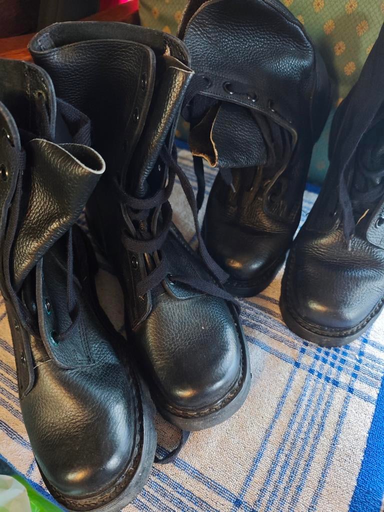 Legerbottines, nieuw en zo goed als nieuw, Verzamelen, Ophalen