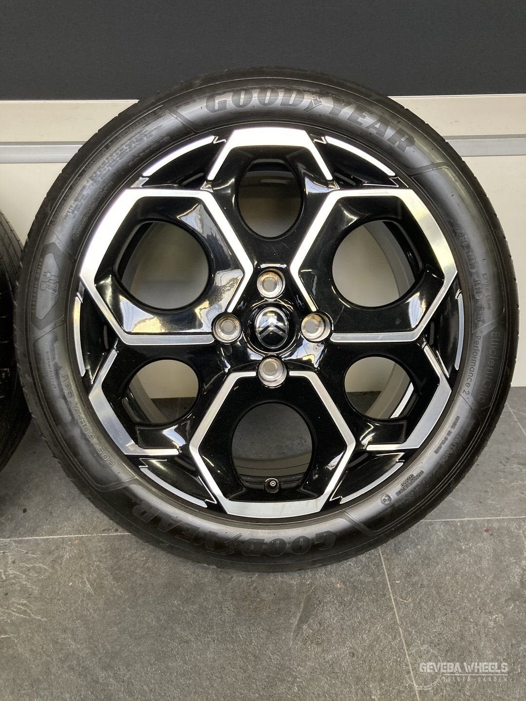 17” originele Citroen C3 IV velgen + banden 4x108 205/50/17, Autos : Pièces & Accessoires, Pneus et Jantes, Véhicule de tourisme