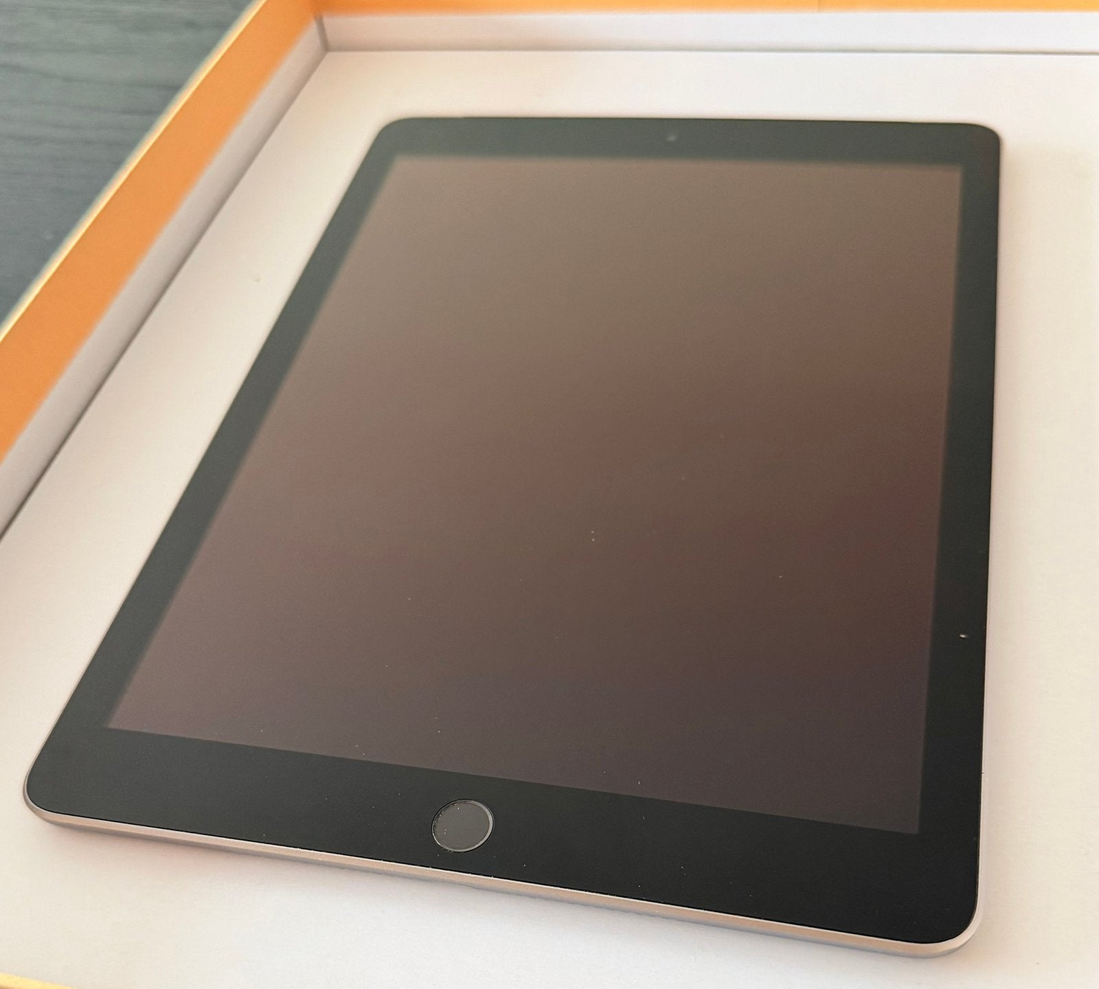 Ipad 6 32g met sim card slot / space grey, Computers en Software, Apple iPads, Ophalen, Zo goed als nieuw