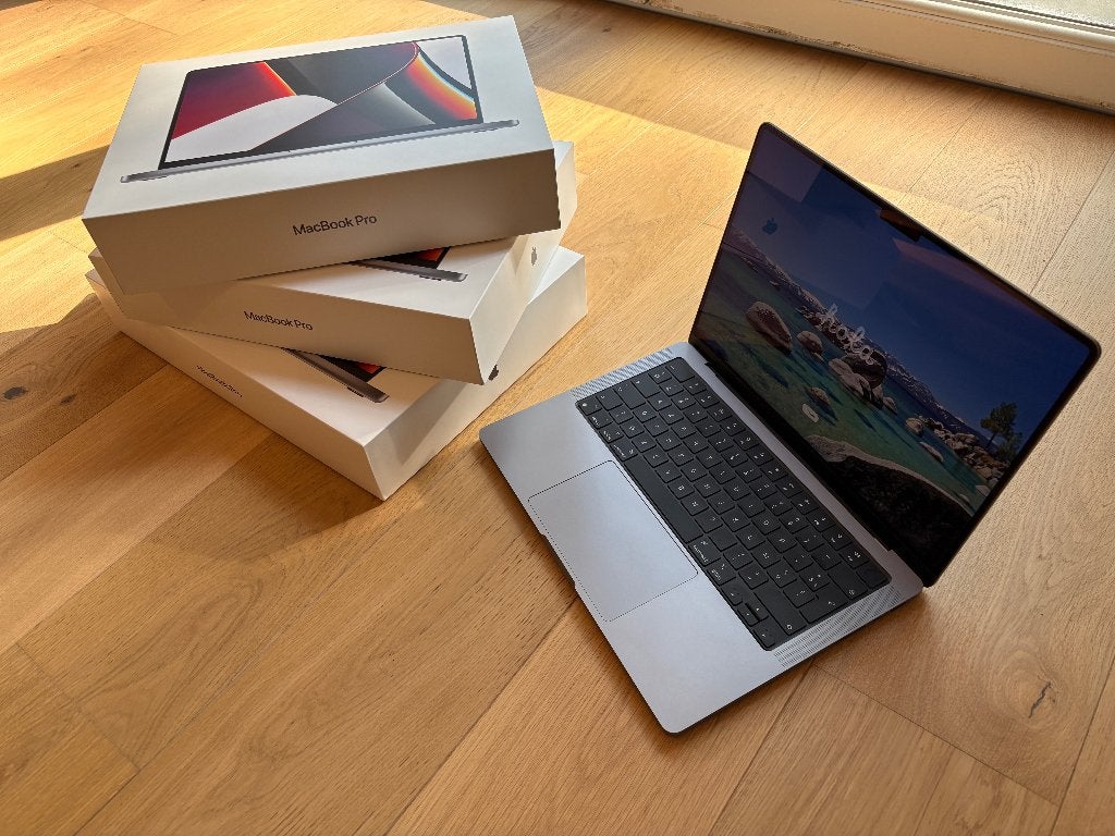 3 MacBook Pro M1 Pro (32GB / 2TB), 16 et 14 pouces, AZERTY, Computers en Software, Apple Macbooks, Zo goed als nieuw, MacBook