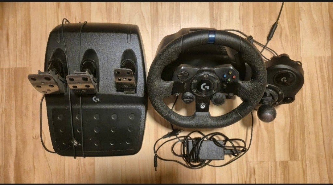 Logitech G923 trueforce xbox/pc + shifter, Games en Spelcomputers, Ophalen of Verzenden, Zo goed als nieuw, Stuurtje of Sportattribuut