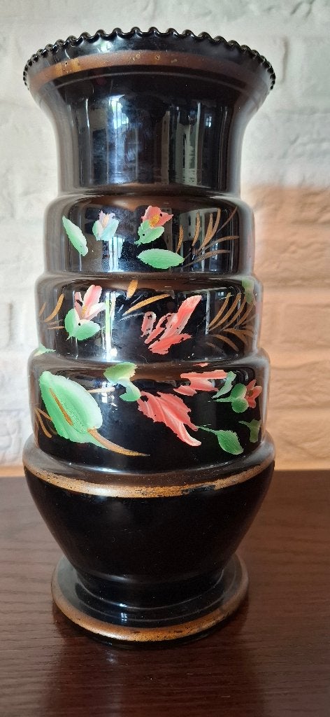 Art Deco vaas - Zwart hyaliet met handgeschilderde bloemen, Antiek en Kunst, Ophalen