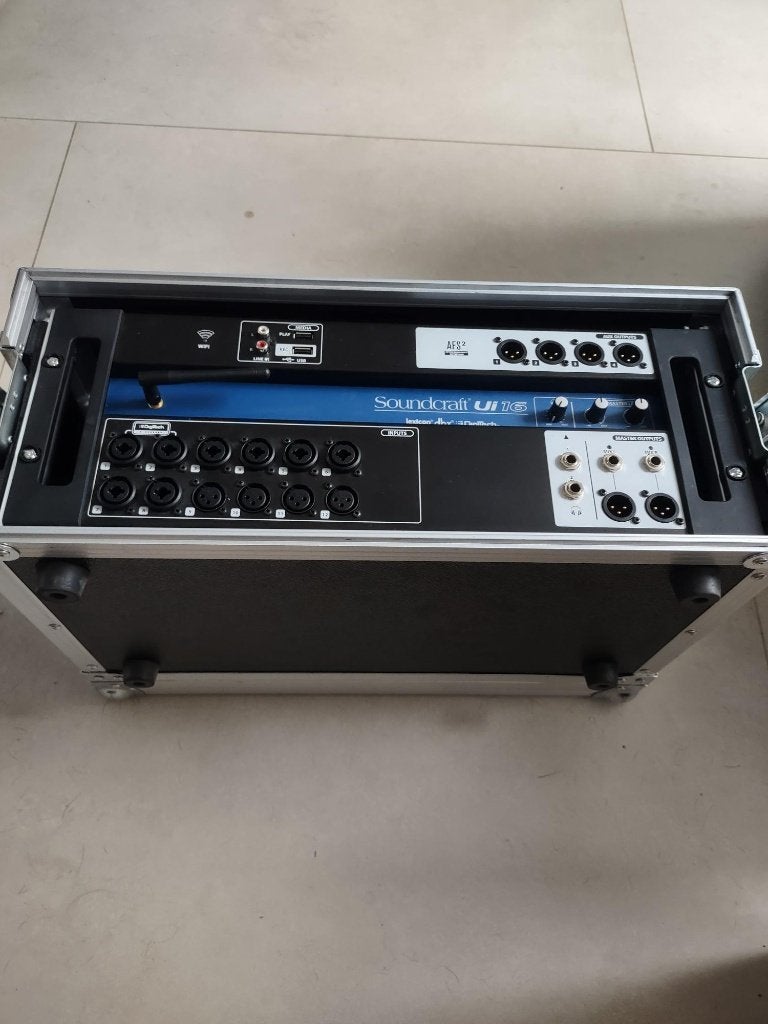 soundcraft ui16, Ophalen, Zo goed als nieuw, 10 tot 20 kanalen, Microfooningang