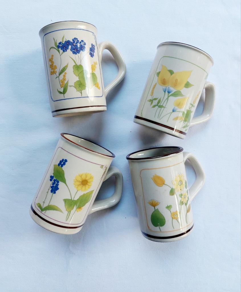 Meli Adinkerke 4 bekers met bloemen, Verzamelen, Ophalen of Verzenden
