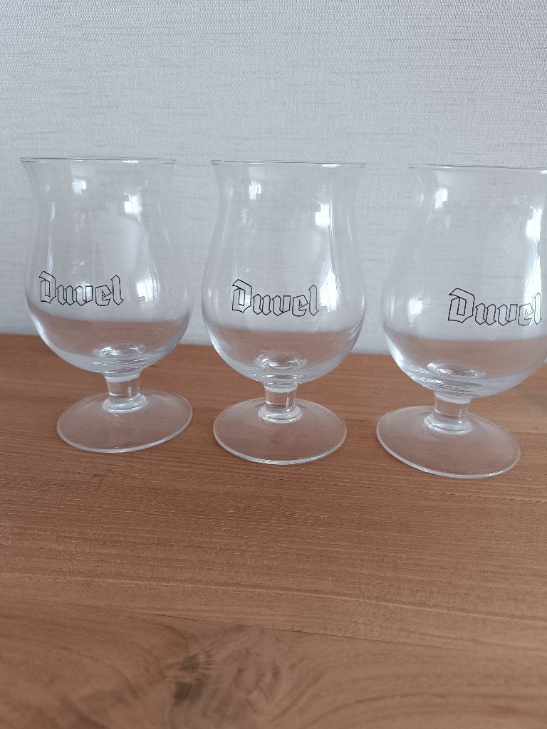 4 Nieuwe Duvel glazen met fijn Zwart opschrift, Ophalen of Verzenden, Nieuw, Glas of Glazen, Duvel