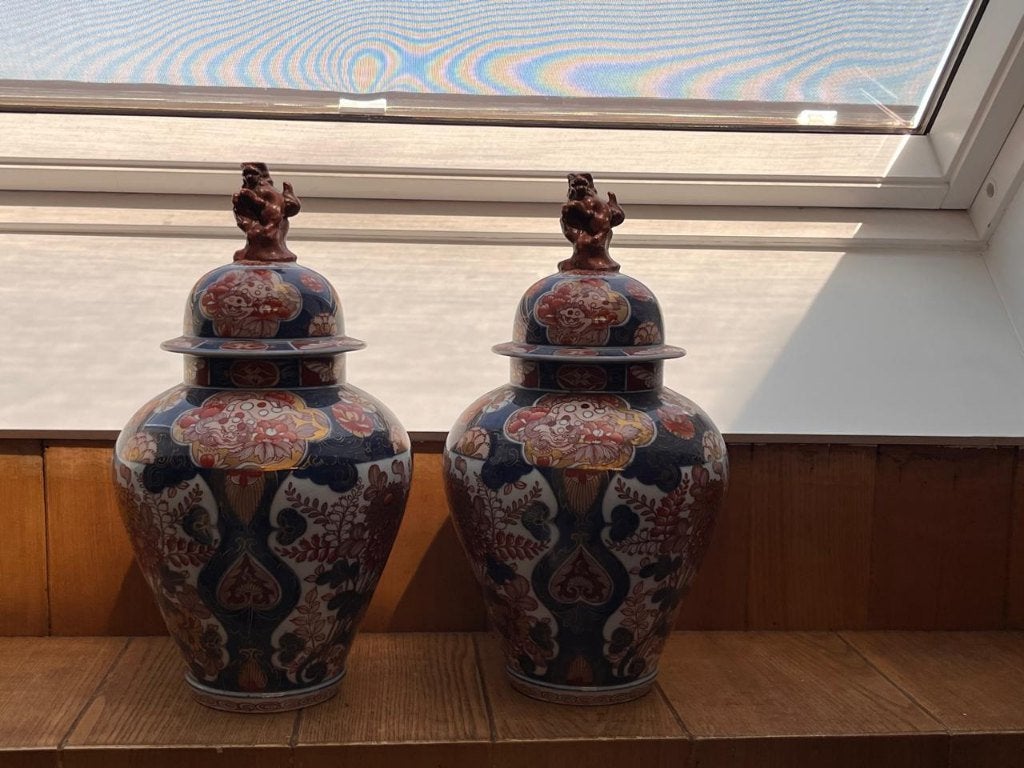 Paar antieke Japanse Imari vazen met deksel, Ophalen