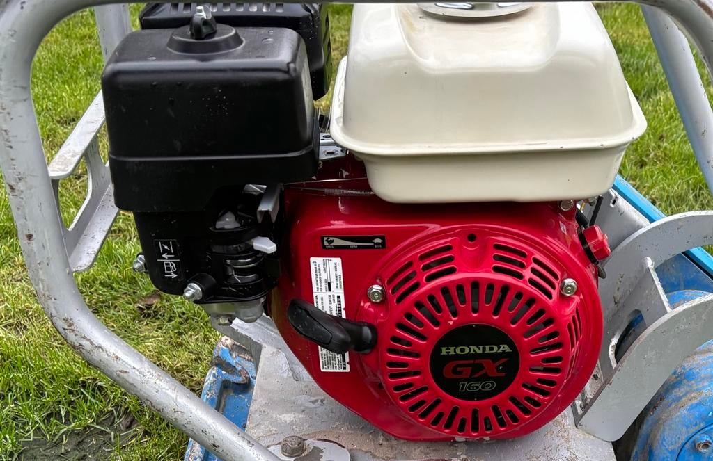 jonge gebruikte Weber trilplaat met Honda GX160 15KN 45cm, Ophalen of Verzenden