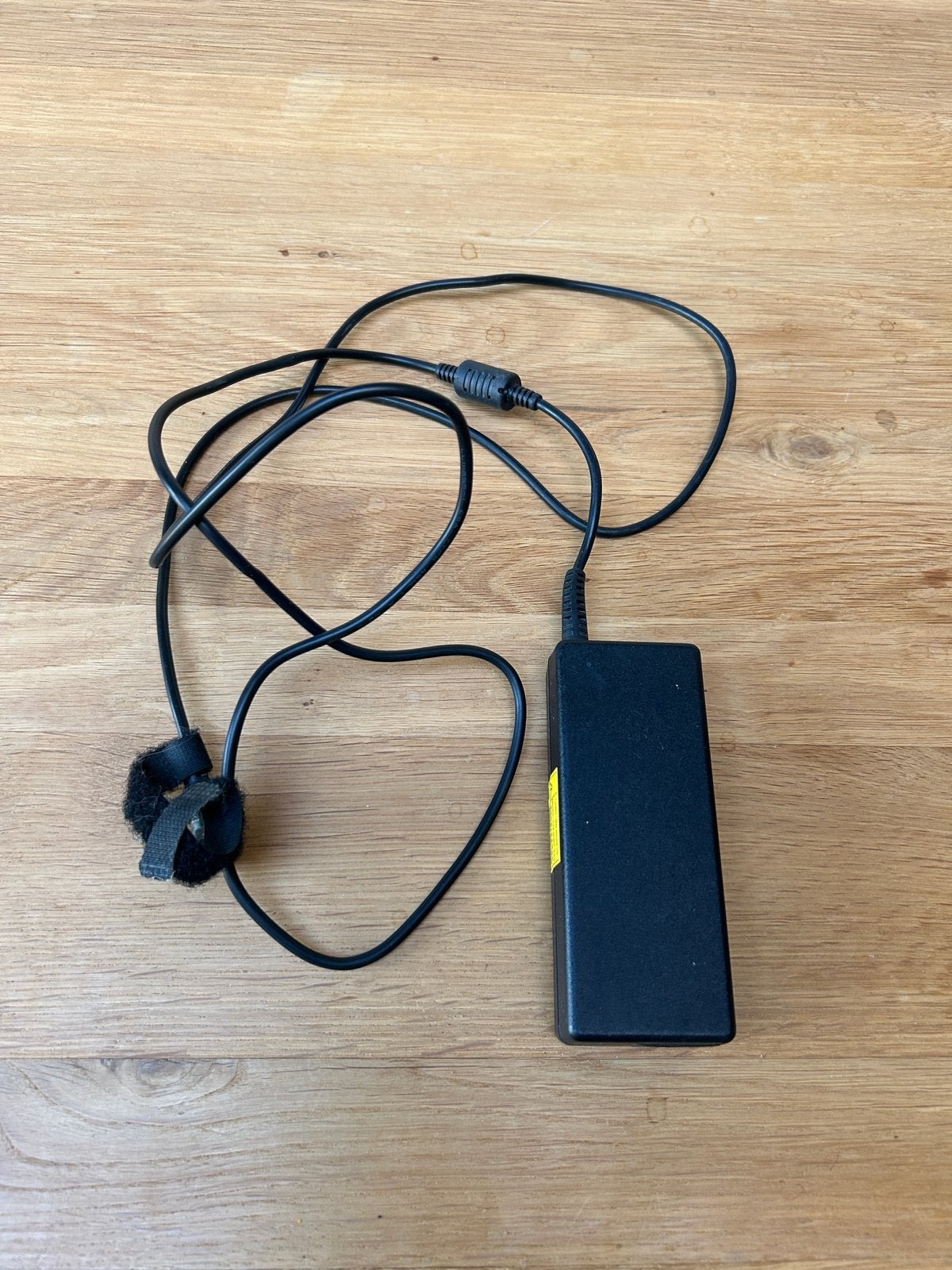 Delta Electronics Laptop Oplader 90W, Computers en Software, Laptop-opladers, Ophalen of Verzenden, Zo goed als nieuw