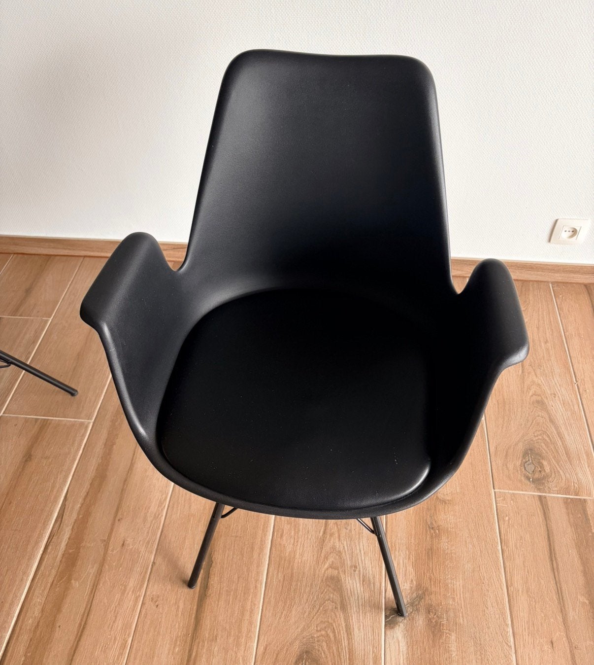 4 stoeltjes, Maison & Meubles, Comme neuf, Synthétique, Enlèvement, Modern
