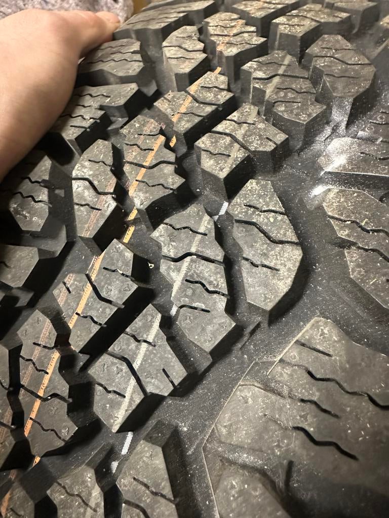 Pneu Goodyear wrangler Neuf, Neuf, 215 mm, 16 pouces, Pneu(s)