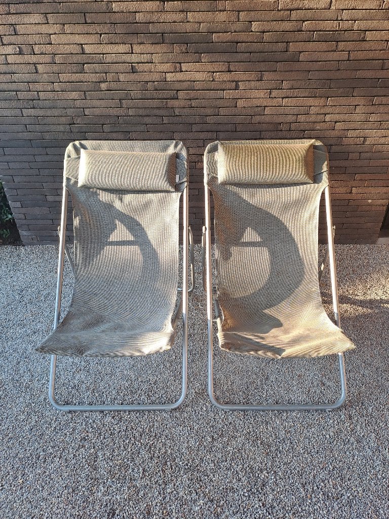 2 ligstoelen Lafuma grijs opvouwbaar 52cm breed, Ophalen, Gebruikt, Aluminium