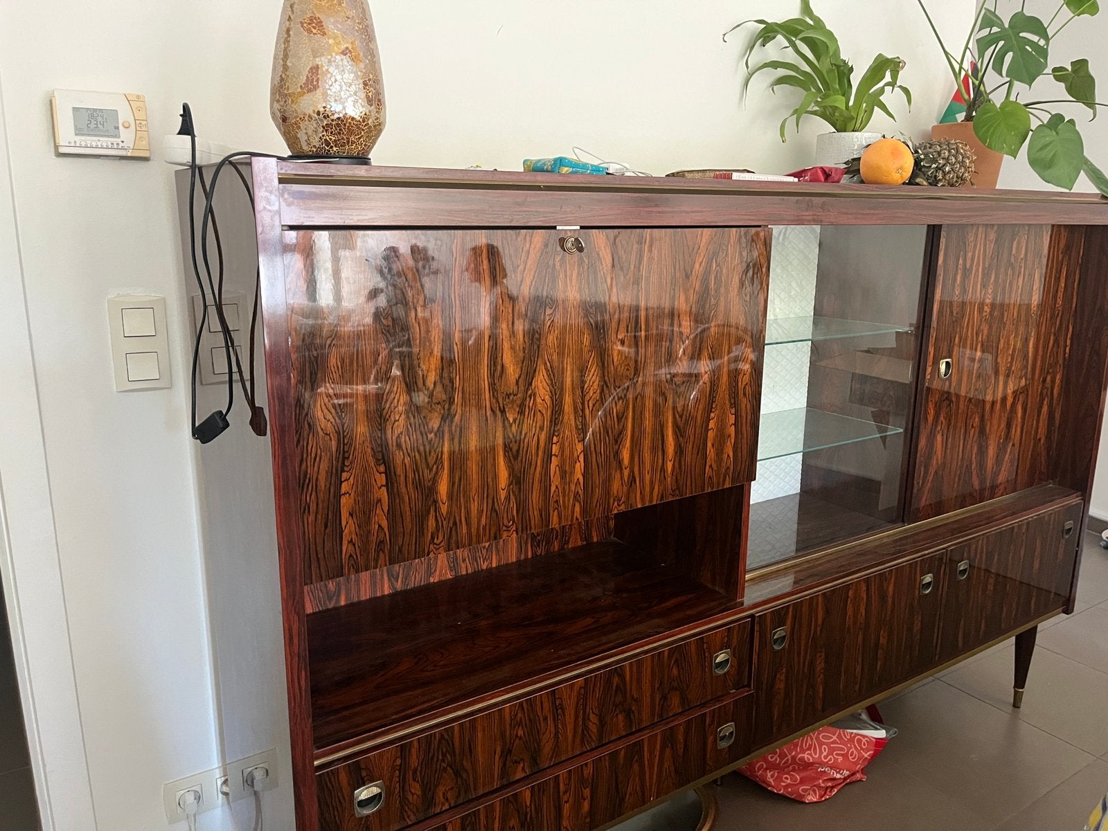Vintage wandkast met werkende lichten, Huis en Inrichting, Ophalen, Zo goed als nieuw, 200 cm of meer, Deense vintage