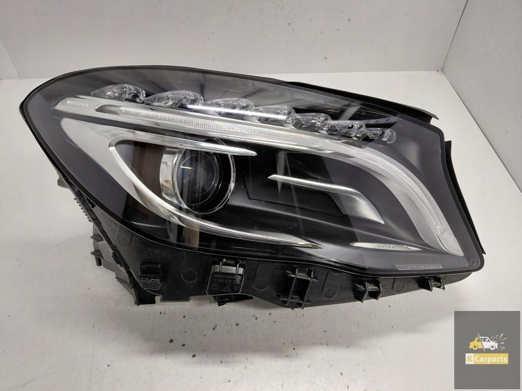 A1569061800, Phare droit bi-x non Mercedes GLA W156, Mercedes-Benz AG, Mercedes-Benz, Utilisé, Mercedesstrasse 120
70372  Stuttgart, DE
