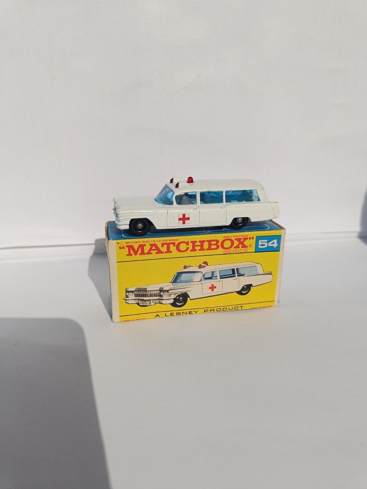 Matchbox nr54 Cadillac S&S Ambulance & F-box, Hobby en Vrije tijd, Modelauto's | 1:87, Ophalen of Verzenden, Matchbox