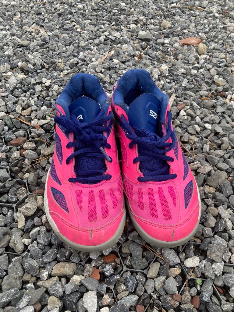 Chaussures de volley 38, Sport en Fitness, Volleybal, Zo goed als nieuw, Schoenen