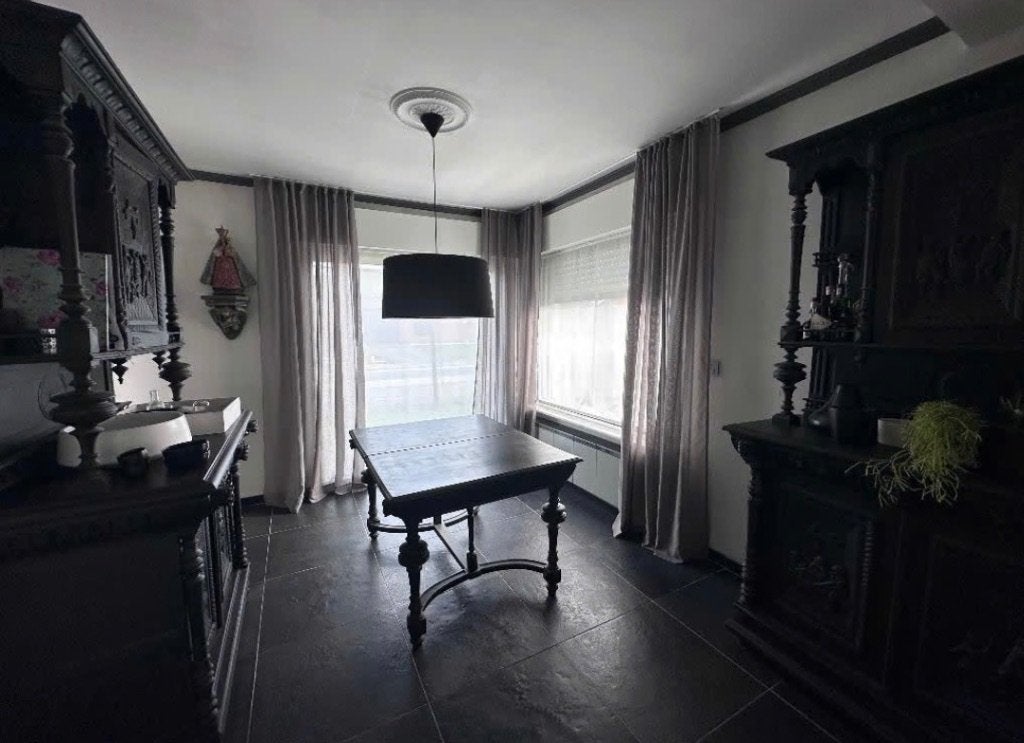 2 kasten + tafel + 6 stoelen, Ophalen