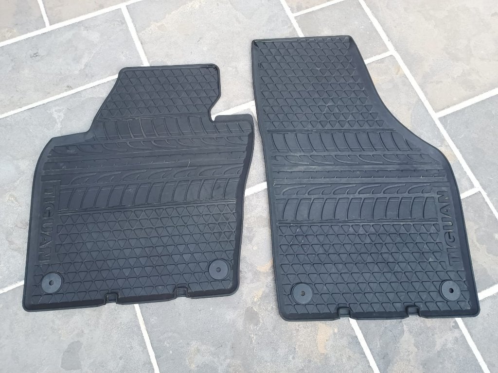 Originele Volkswagen Tiguan 5N rubber matten vooraan, Ophalen, Gebruikt, Volkswagen