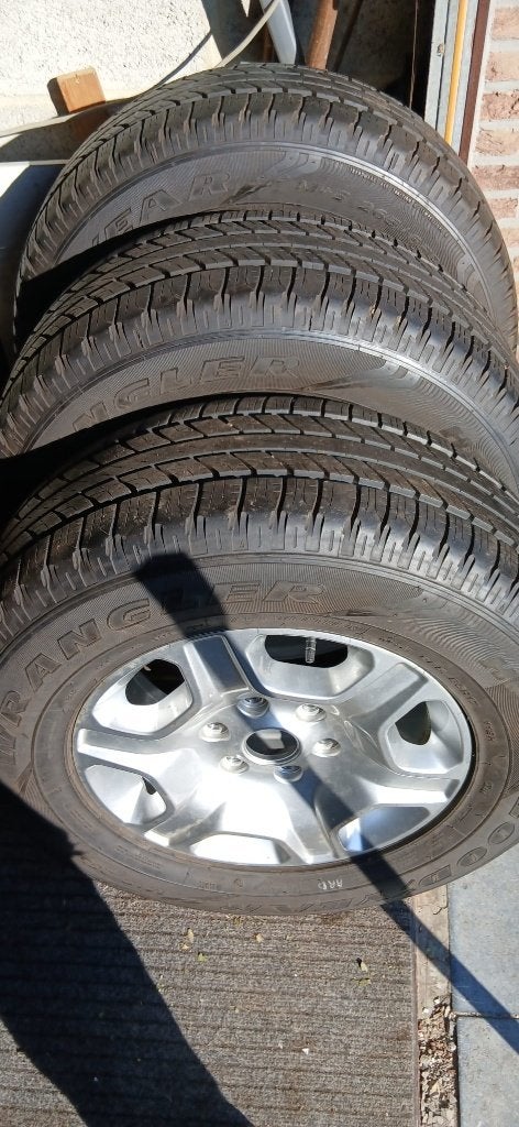 4 pneus + jantes en alliage pour Ford Ranger, Autos : Pièces & Accessoires, Enlèvement, Utilisé, Pneu(s)