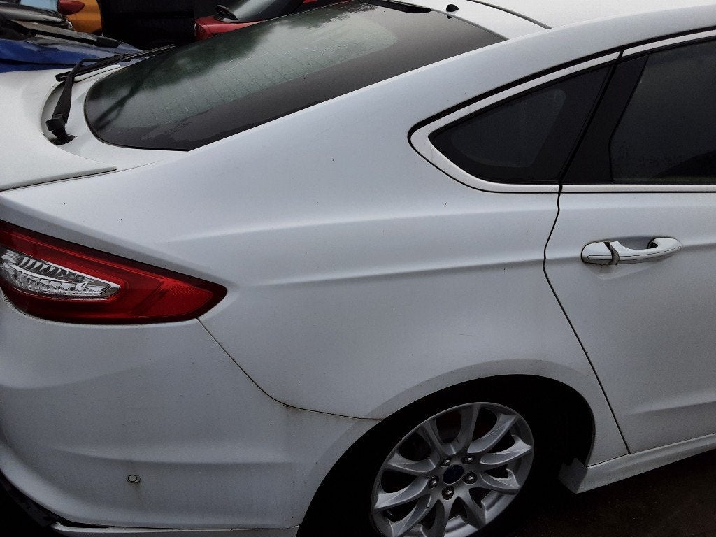 SPATBORD RECHTS ACHTER Ford Mondeo V (01-2014/04-2015), Gebruikt, Achter, Ford, Spatbord