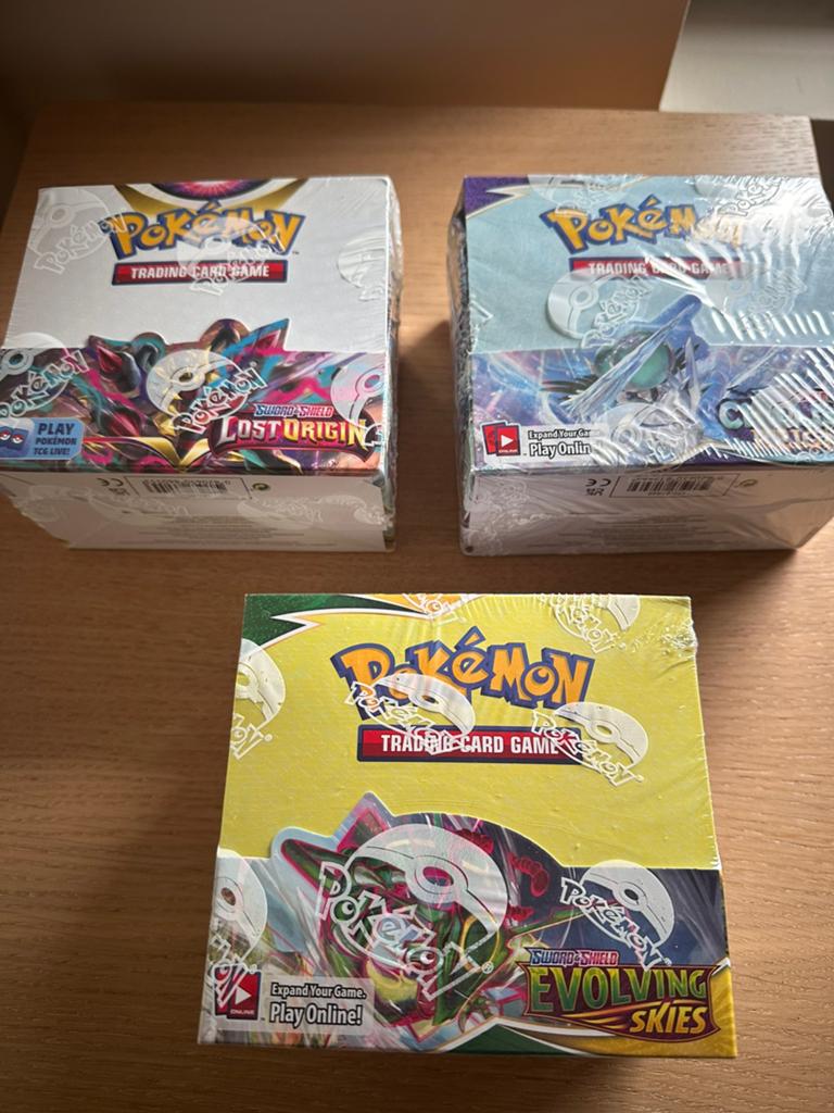 Pokemon Boosterboxen, Hobby en Vrije tijd, Verzamelkaartspellen | Pokémon, Ophalen of Verzenden, Zo goed als nieuw, Boosterbox