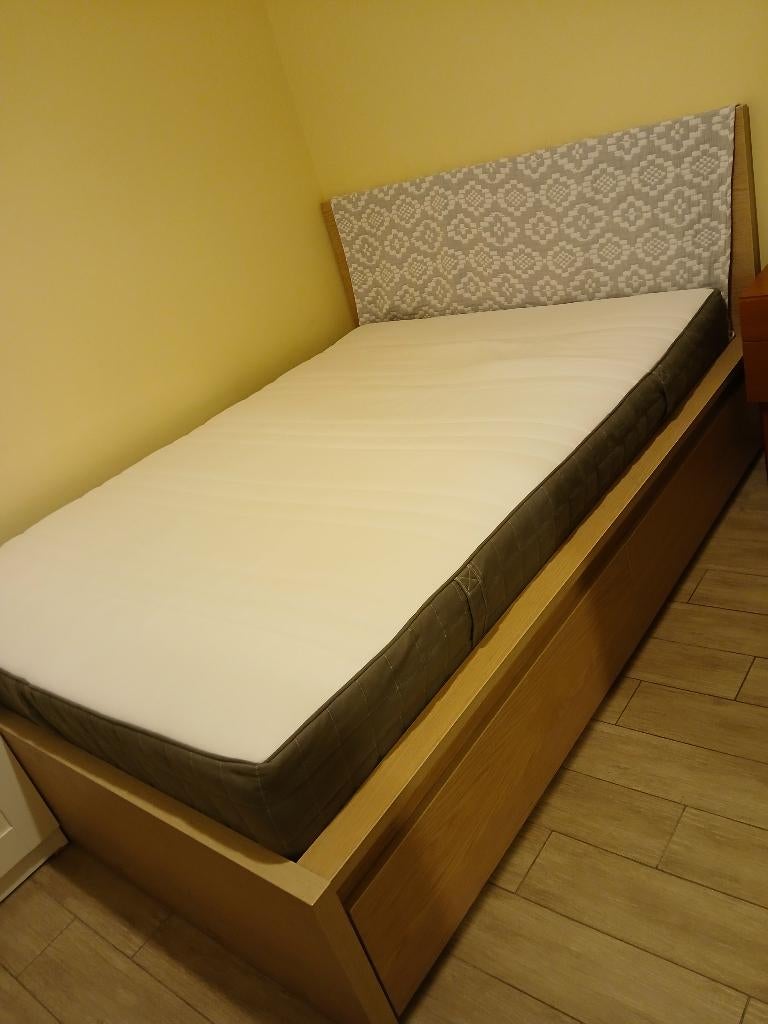 Lit 140x200, avec somiere et matelas +rangement, Beige, 140 cm, Enlèvement, Utilisé