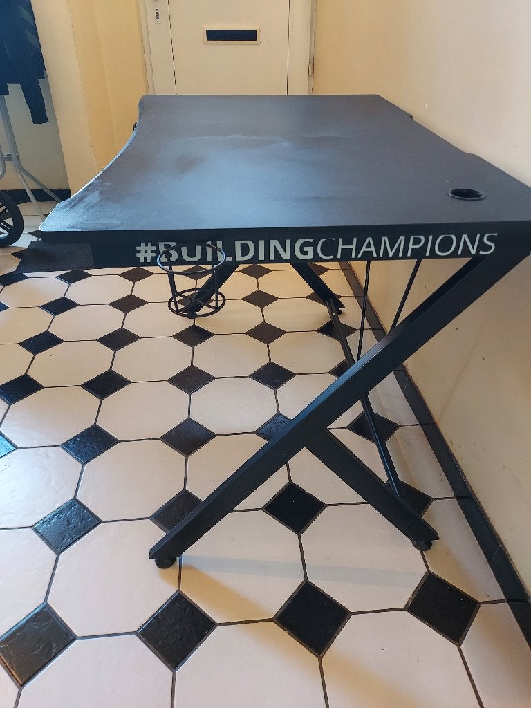 bureau trust building champions, 115 cm, 76 cm, Métal, Démontable