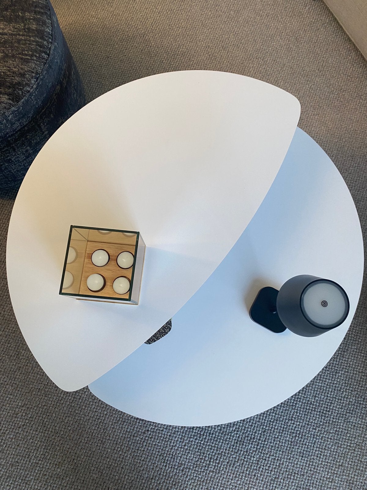 Table basse moderne blanche, Comme neuf, Enlèvement, 50 à 100 cm, Modern