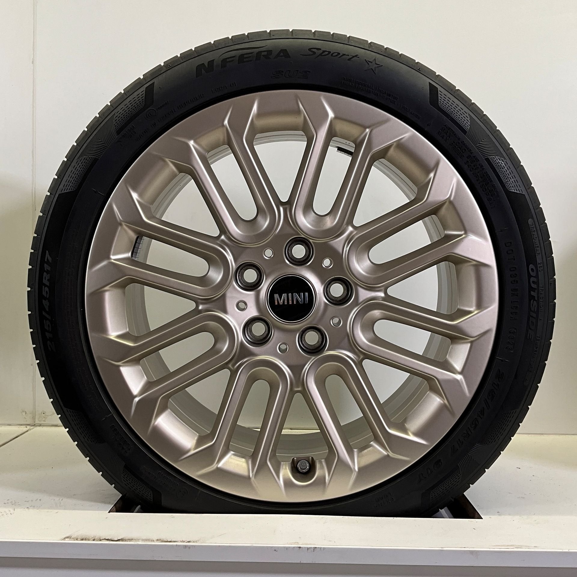 MINI COUNTRYMAN F65 F66 F67 956 SET VELGEN + ZOMERBANDEN 17, Auto-onderdelen, Banden en Velgen, -, -, Banden en Velgen, 17 inch