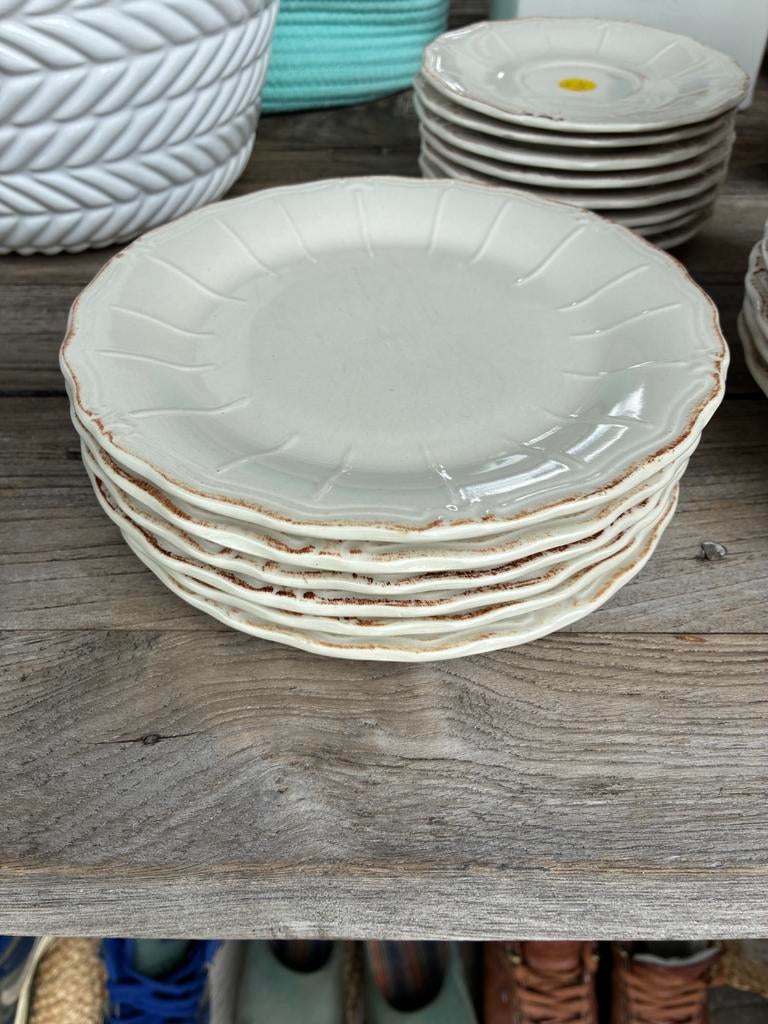 Assiettes beiges cosy et tendance, Enlèvement