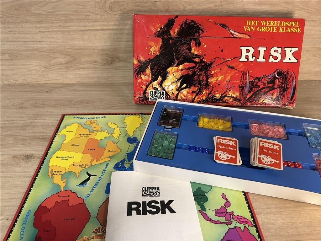 Risk rode doos - clipper - s6486, Hobby en Vrije tijd, Gezelschapsspellen | Bordspellen, Verzenden, Zo goed als nieuw