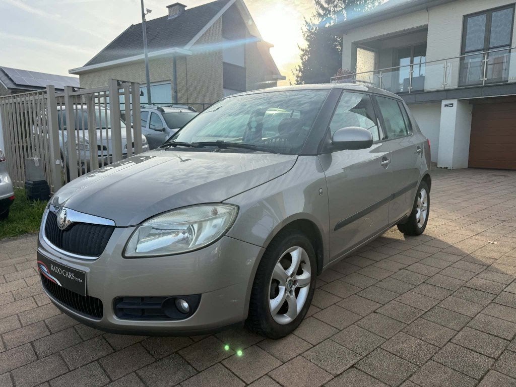 Skoda Fabia 1.2 benzine met 79000 km, Auto's, 140 g/km, Bedrijf, Zilver of Grijs, Stadsauto
