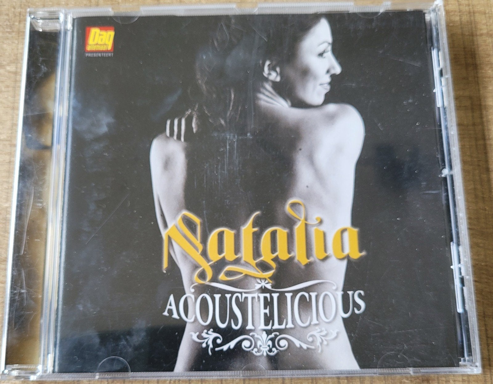 CD Album Natalia - Acoustelicious, Ophalen of Verzenden, 2010 - 2019, Zo goed als nieuw