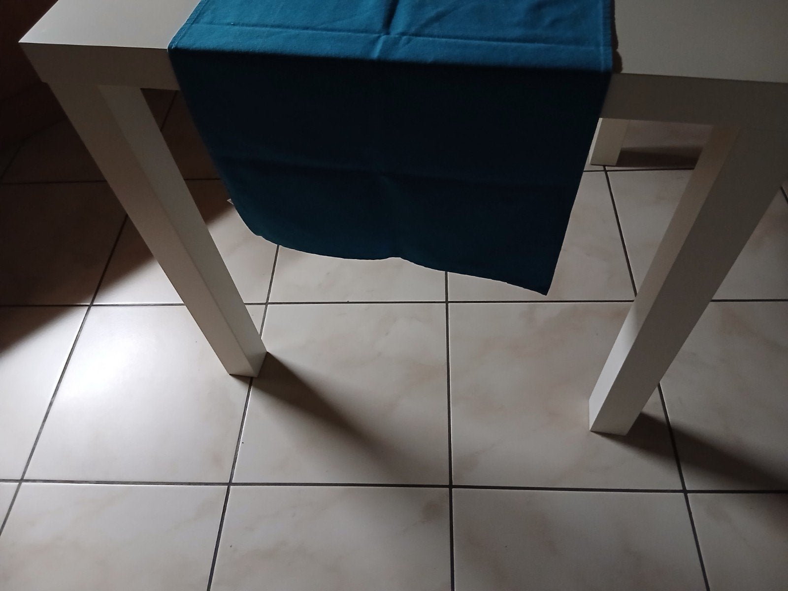 petite table, Blanc mat, Carré, Jusqu'à deux personnes, Enlèvement